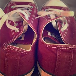 Maroon converse!!!